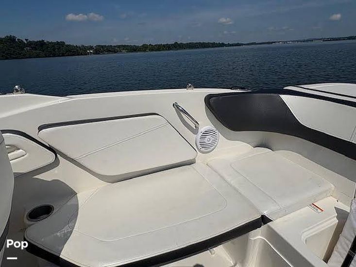 2018 Sea Ray 210 spx