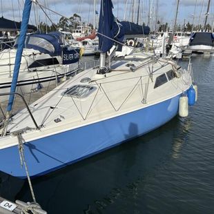 1981 Hunter Delta 25