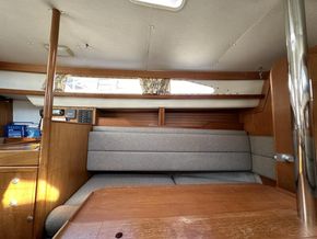 1993 Hunter Legend  Hunter Channel 323 36
