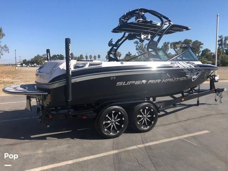 2010 Correct Craft super air nautique 210