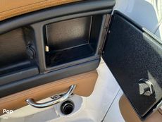 2023 Crownline E235XS