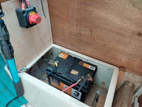 Shetland 570  - Batteries