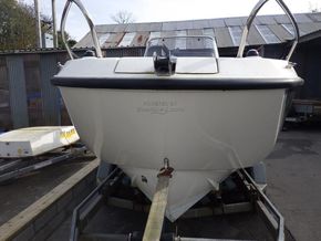 Quicksilver 555 Open Motor Boat - Bow