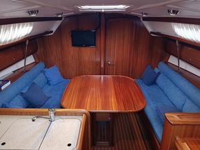 Bavaria 36 Cruiser - Interior