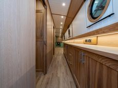 BESPOKE BOAT CO 65ft WIDEBEAM