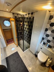 2019 70ft x 12ft6&rsquo;&rsquo; Widebeam built by Collingwood &lsquo;&rsquo;Bumblebee&rsquo;&rsquo;
