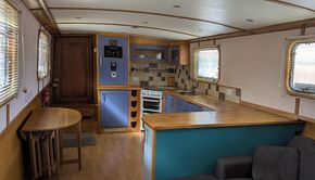 Galley/dining