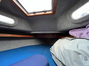 V berth