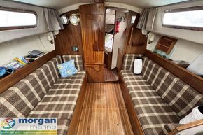 Westerly Griffon MK1 - saloon seating