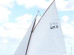 15ft Gaff rigged clinker wooden sailing dinghy, MFOB 1950