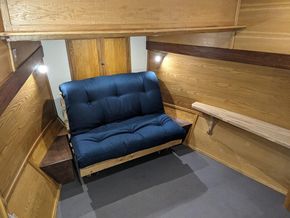 Forward cabin - Sofa