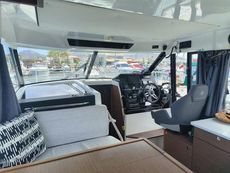 2021 Jeanneau Merry Fisher 1095  Flybridge