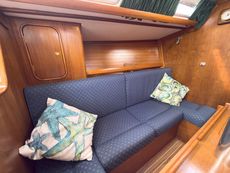 Westerly Ocean 33  with Comprehensive Sail Wardrobe and Inventory