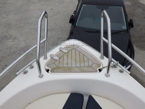 Bella 580 C Motor Boat - Foredeck