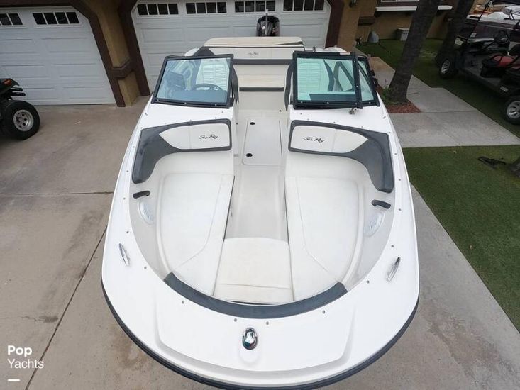 2018 Sea Ray SPX 190