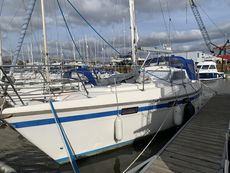 1987 Southerly 100 Lift Keel Cruiser