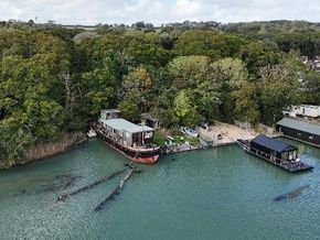 Admiralty Lighter 23m Houseboat - Main Photo