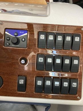 Control Panel, Bow- and Stern Thruster