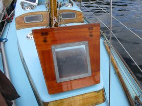 Fore hatch