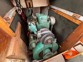 Sadler 32  - Engine
