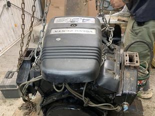 Volvo penta v6 engine