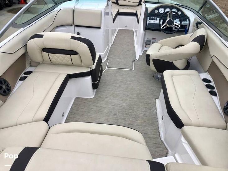 2018 Regal 22 fasdeck