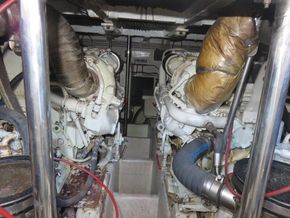 Fairline Squadron 56  - Engine