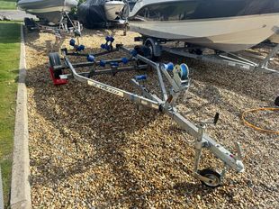 Extreme EXT750 Swing Trailer