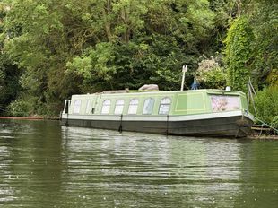 Widebeam Liveaboard, Recording Studio, poss Berkshire Mooring.