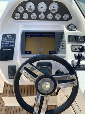 2012 Bavaria Sport 43 Hard Top 6