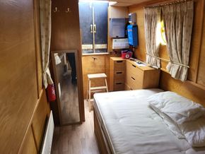 Narrow boat Marin  - Master Suite
