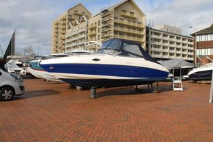 2005 Rinker 232 Captiva