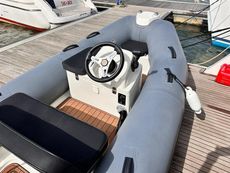 2019 Brig F330