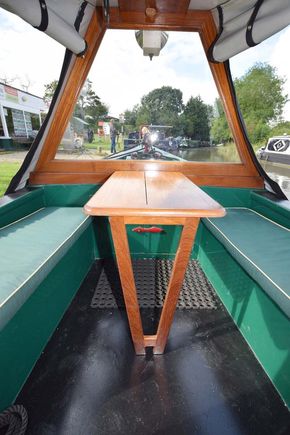 Well deck forward