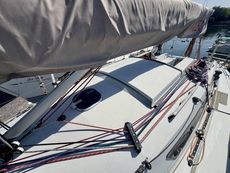 1986 Laser 28