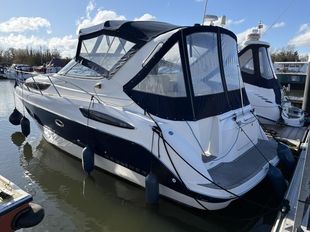 2005 Bayliner 305