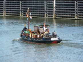 Sleepboot Amsterdammer 13.97