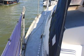 Moody 29 Bilge keel - Side Deck