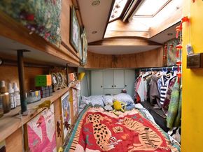Luxemotor 50ft Narrowboat with Residential London Mooring - Cabin 