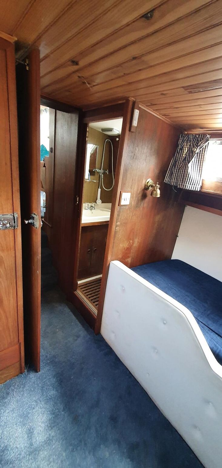 BROOM OCEAN 37