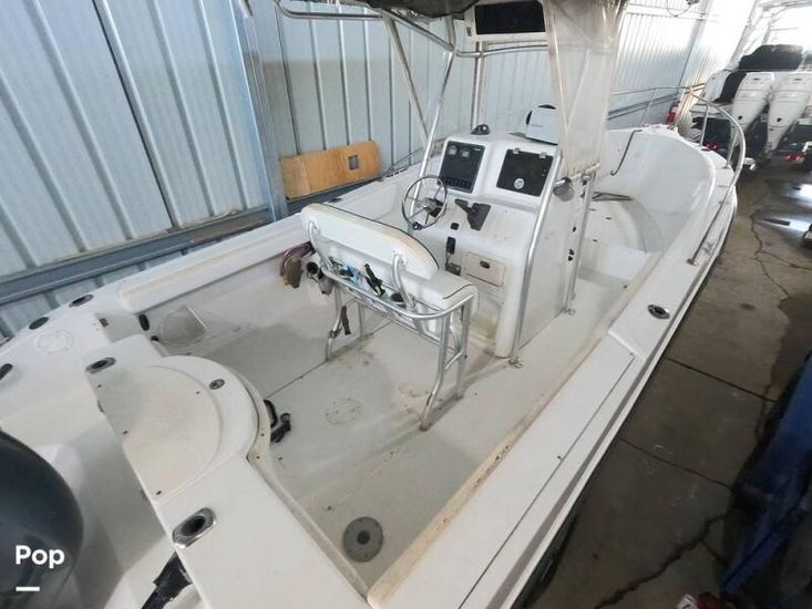 2002 Seaswirl 2301 striper