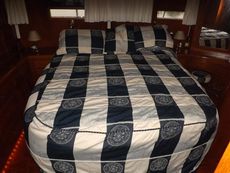 1991 Ocean Alexander 39