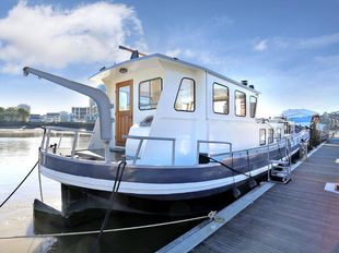 Beautiful two bedroom houseboat for sale, SW6