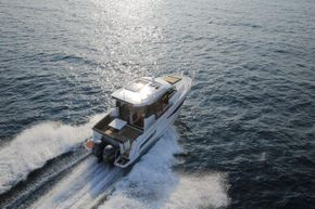 Jeanneau Merry Fisher 895 Legend Offshore - overhead view on open water
