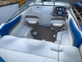 Mariah SC23  - Cockpit