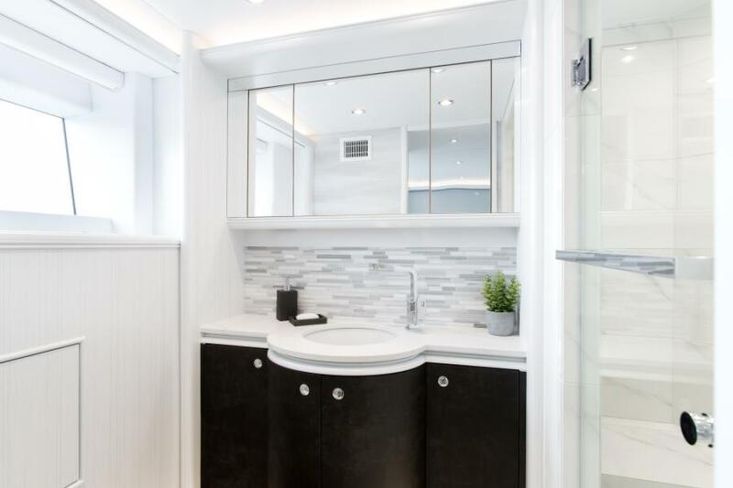 2020 Crescent Raised Pilot House