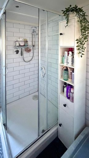 Large modern shower cubical