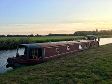 60ft x 10ft Live-aboard Collingwood wide-beam for sale in Bedford