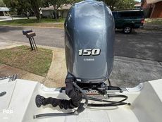 2016 NauticStar 223 DC Sport Deck
