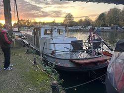 Boat to rent min 6 month